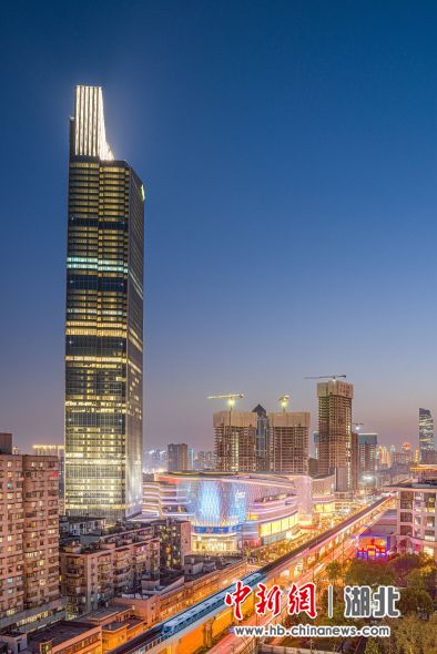 武汉重启一周年:地铁担起城市公共交通大动脉重任