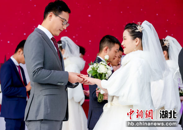 婚礼 歌曲_结婚歌曲 适合婚礼歌曲_好听的婚礼歌曲