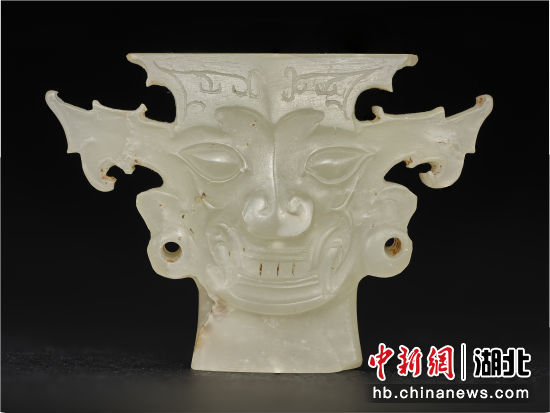 古文房具 本物和田玉 原石 手彫 清代 蟠螭出郭紋 筆添 玉硯 置物 文鎮 玉蟠螭書鎮- 故宮