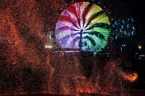 �人��¶ɽ�Ĵ���Ħ���֡�