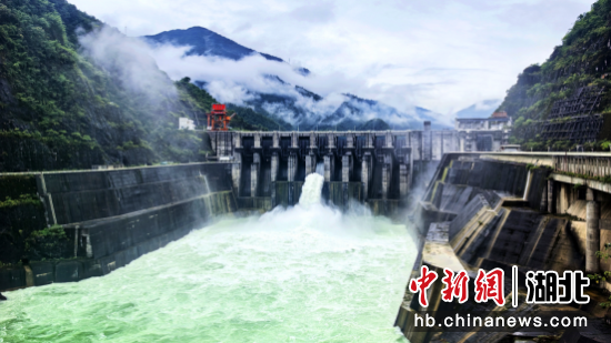 乌江彭水水库防洪调度(大唐重庆公司提供) 乌江彭水水库防洪调度(大唐重庆公司提供)