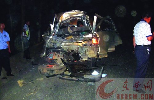 湖北新闻网鄂东频道+大冶金牛镇一面拖与货车