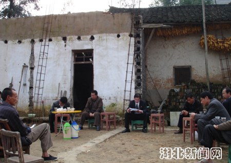 房县推行乡镇纪委办案"述,询,评"