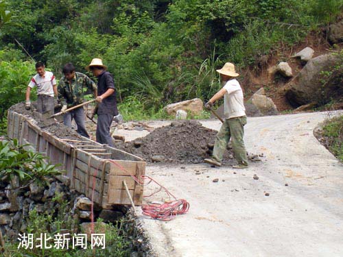 南阳镇人口_南阳古镇 七里小镇尽人城(3)