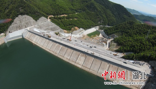 长龙山抽水蓄能电站首台机组投产发电