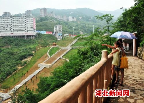 国庆各省旅游收入排行_生态旅游收入(3)