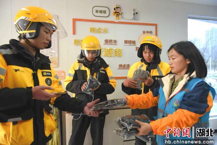 湖北襄阳出台新政：让新就业群体有个“安稳的家”