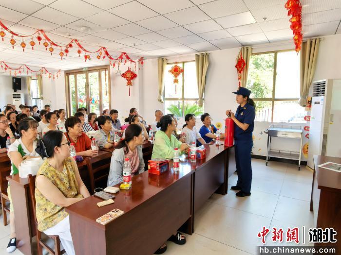 咸宁启动第二轮养老机构从业人员消防实操实训